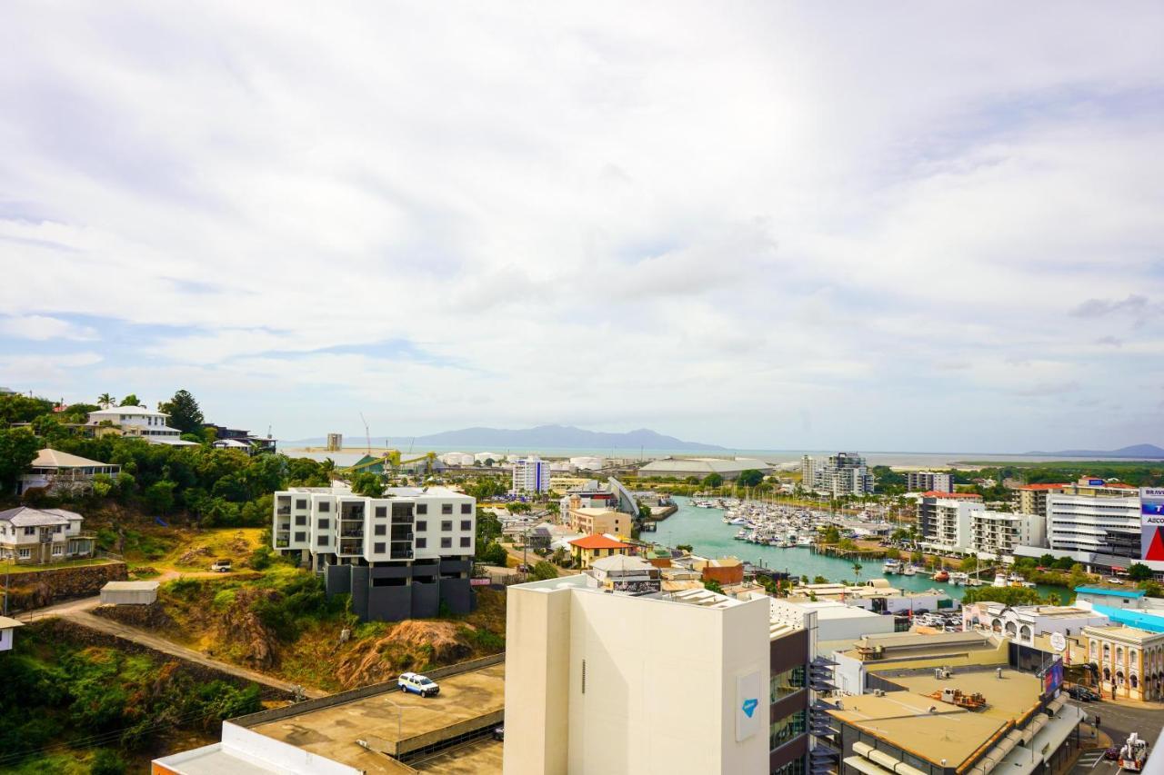 Sea Views At Dalgety Apartment Townsville Exterior photo